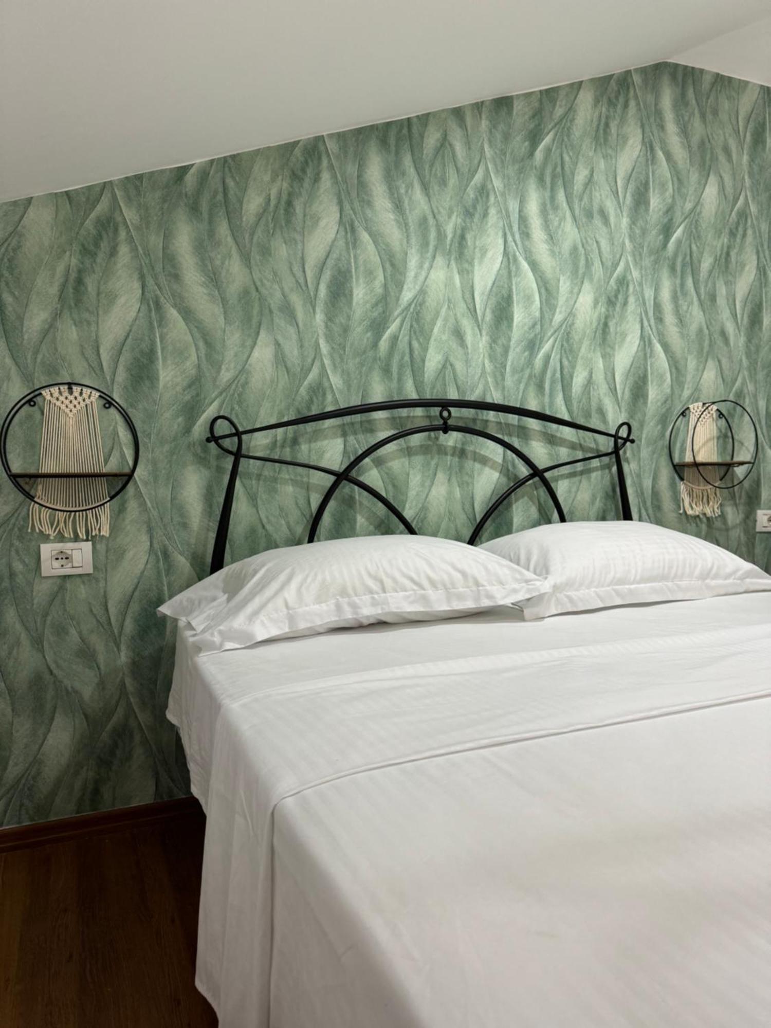 Guest House Himaj 培拉特 外观 照片